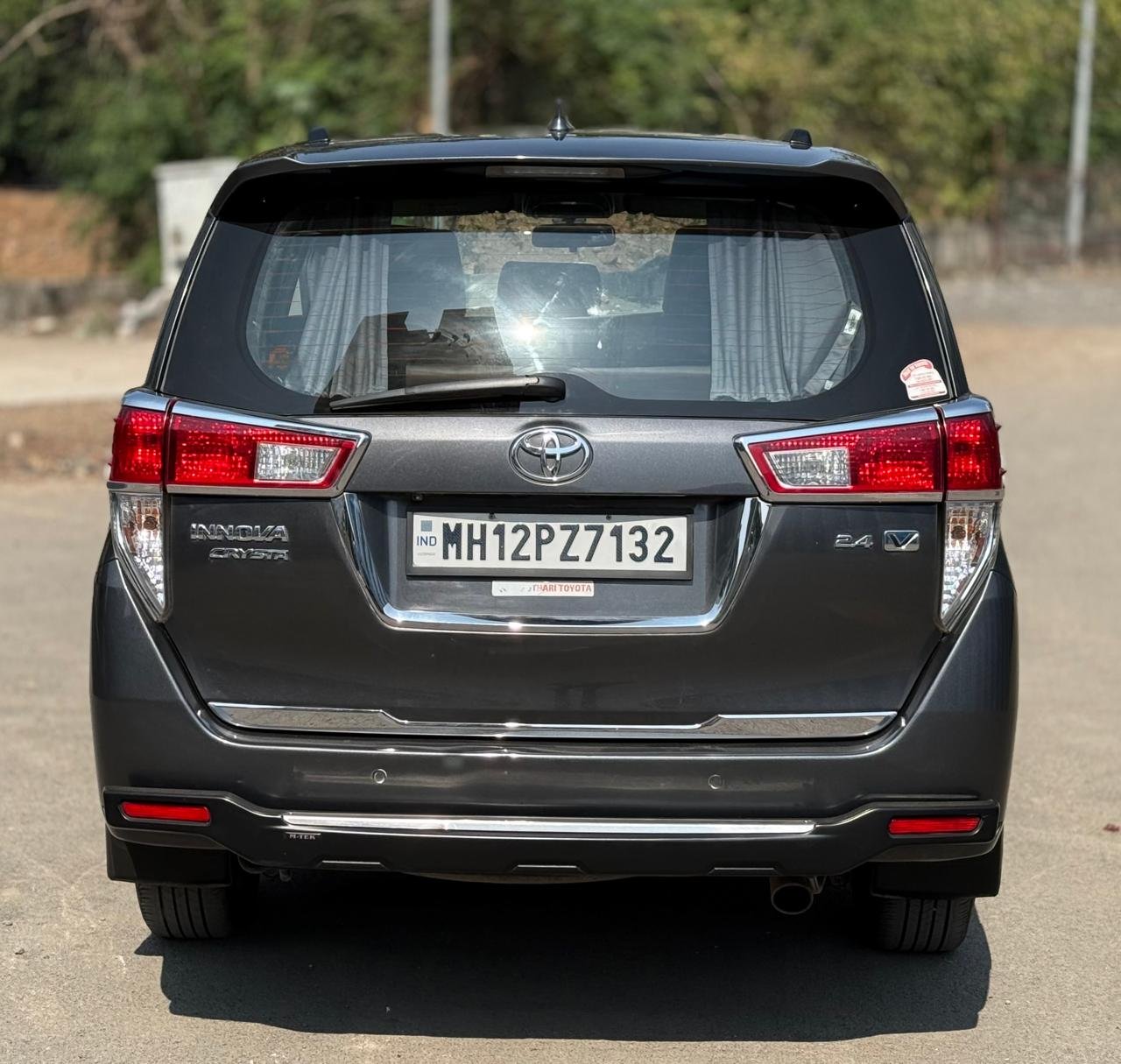 Innova Crysta 